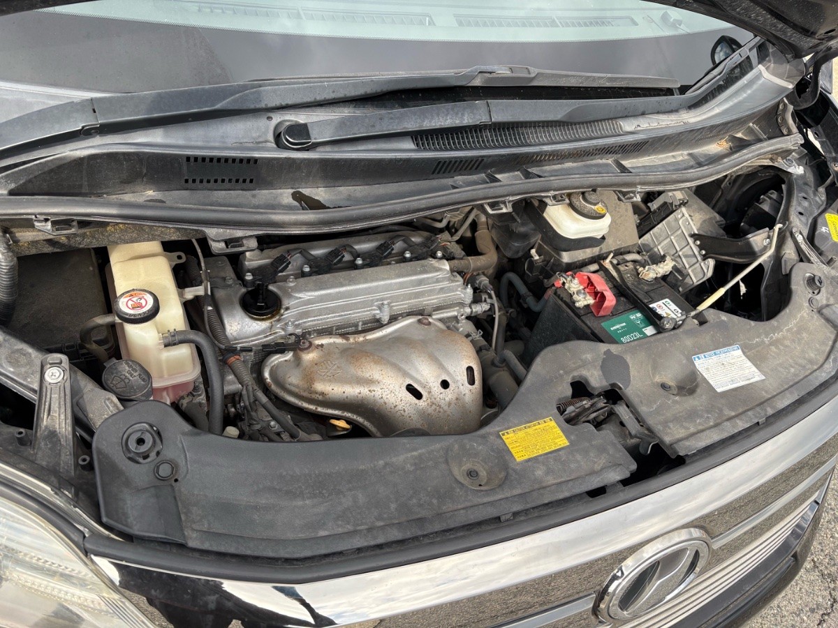 2013 Toyota Vellfire thumbnail