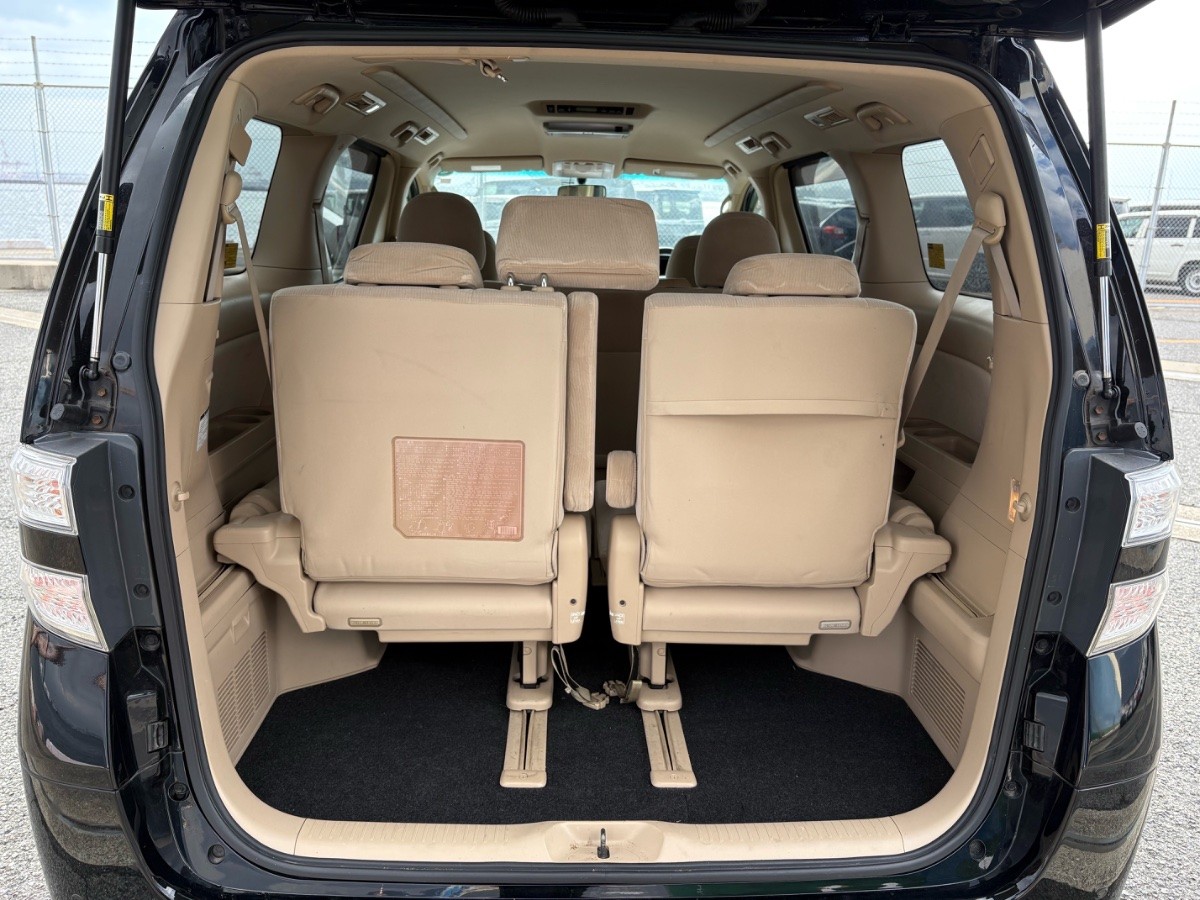 2013 Toyota Vellfire thumbnail