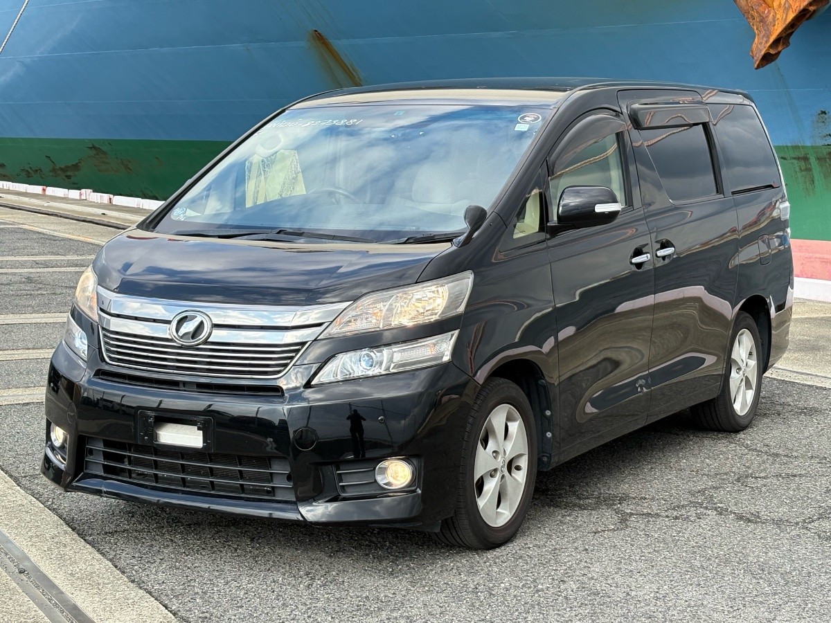 2013 Toyota Vellfire thumbnail
