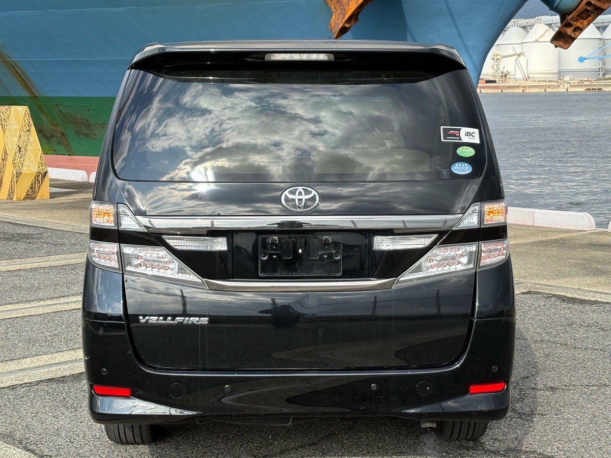 2013 Toyota Vellfire thumbnail