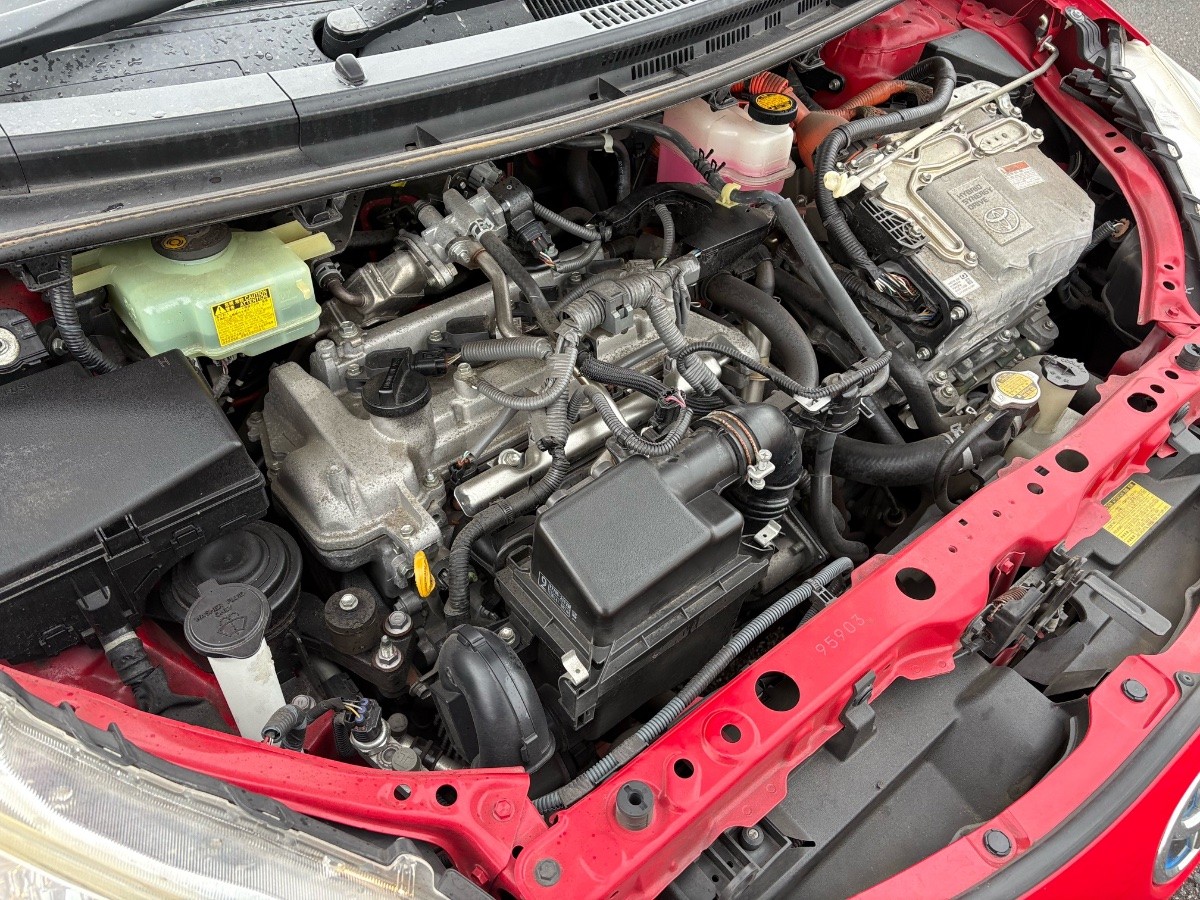 2014 Toyota Aqua thumbnail