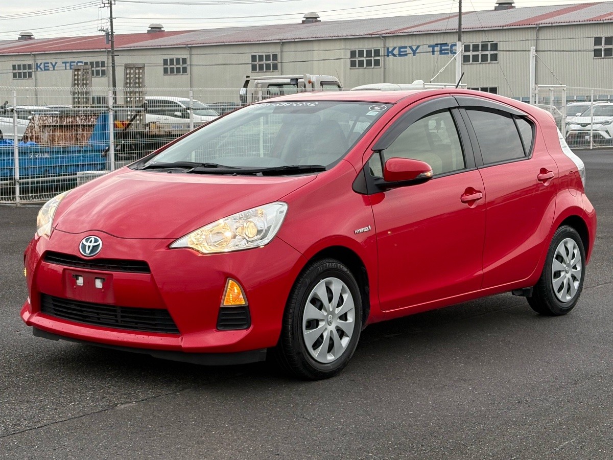 2014 Toyota Aqua thumbnail