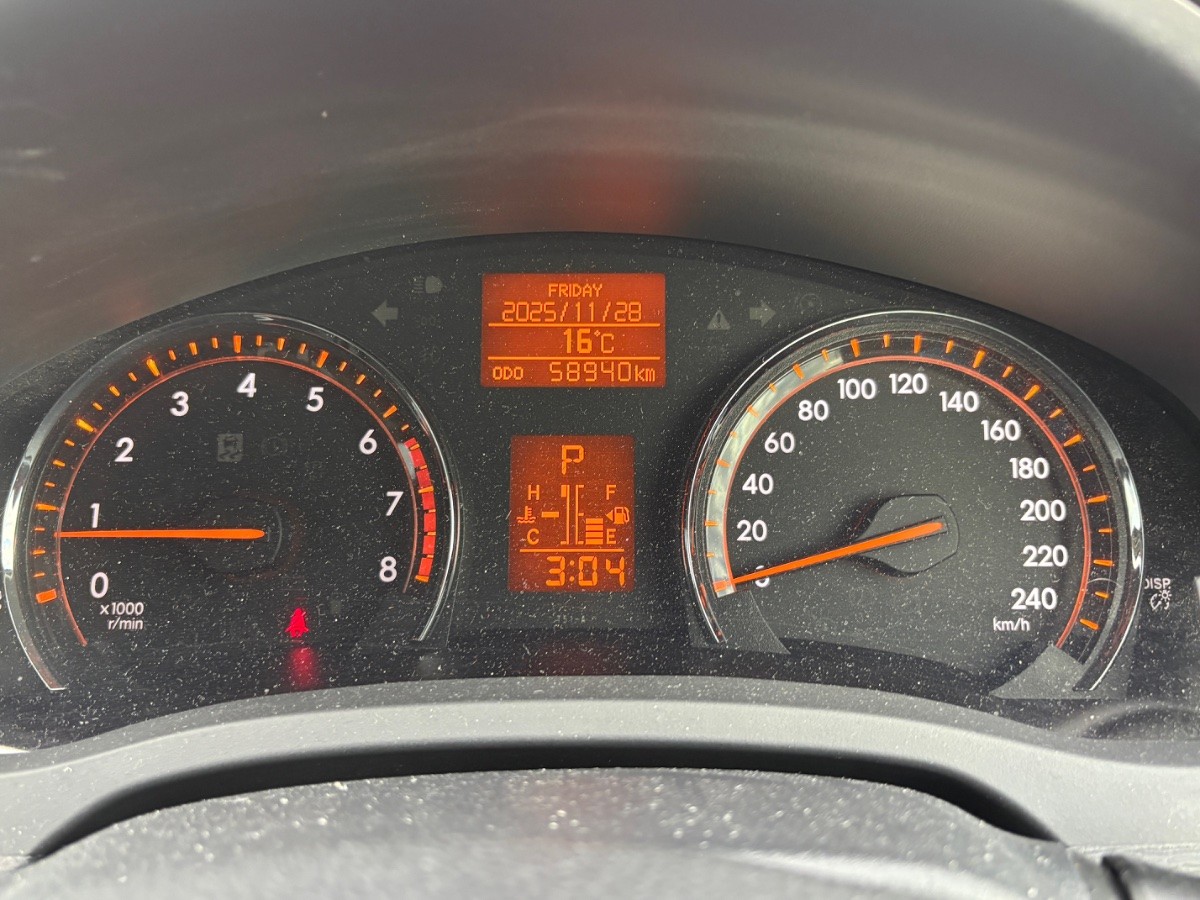 2013 Toyota Avensis thumbnail