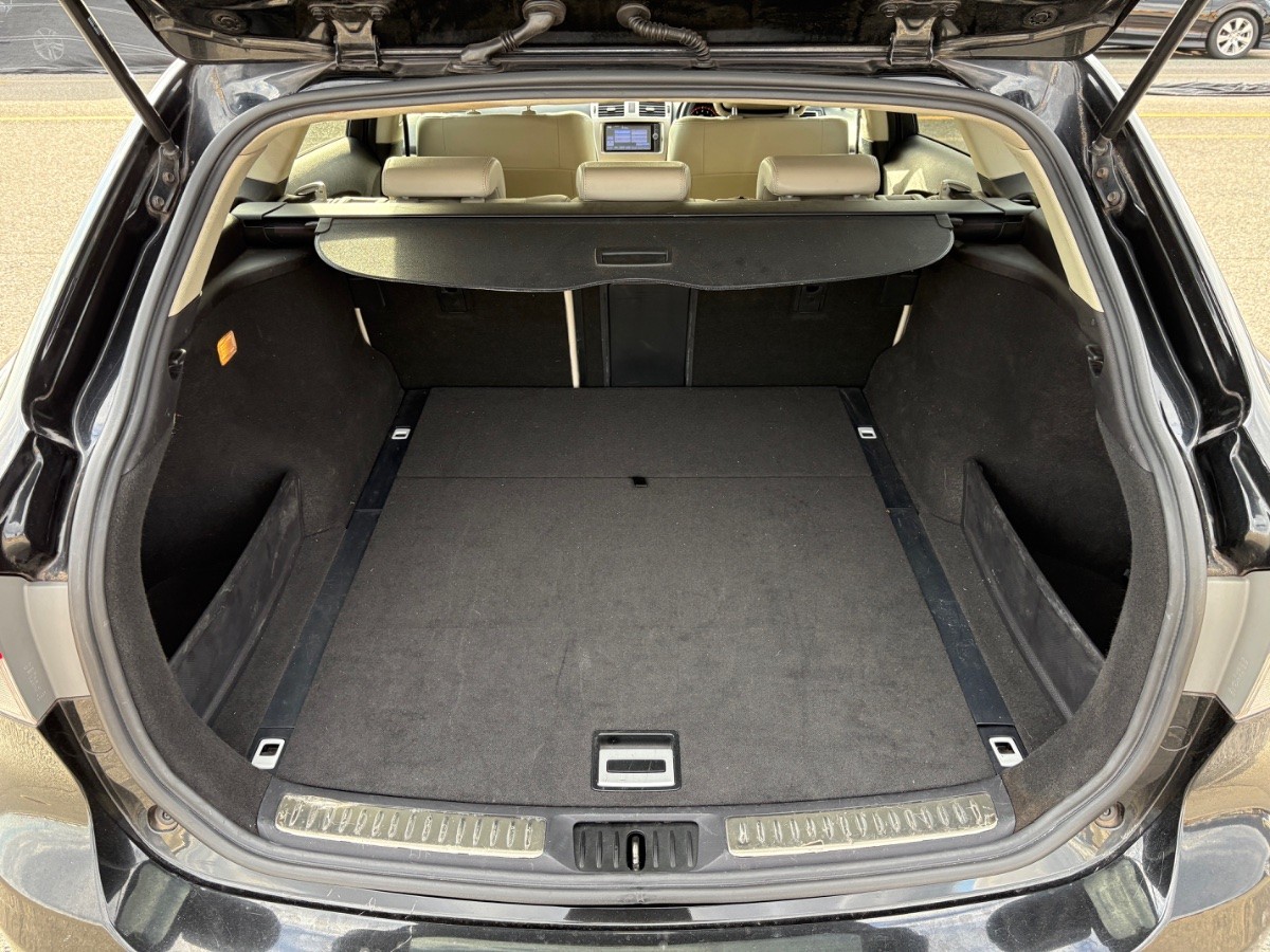2013 Toyota Avensis thumbnail