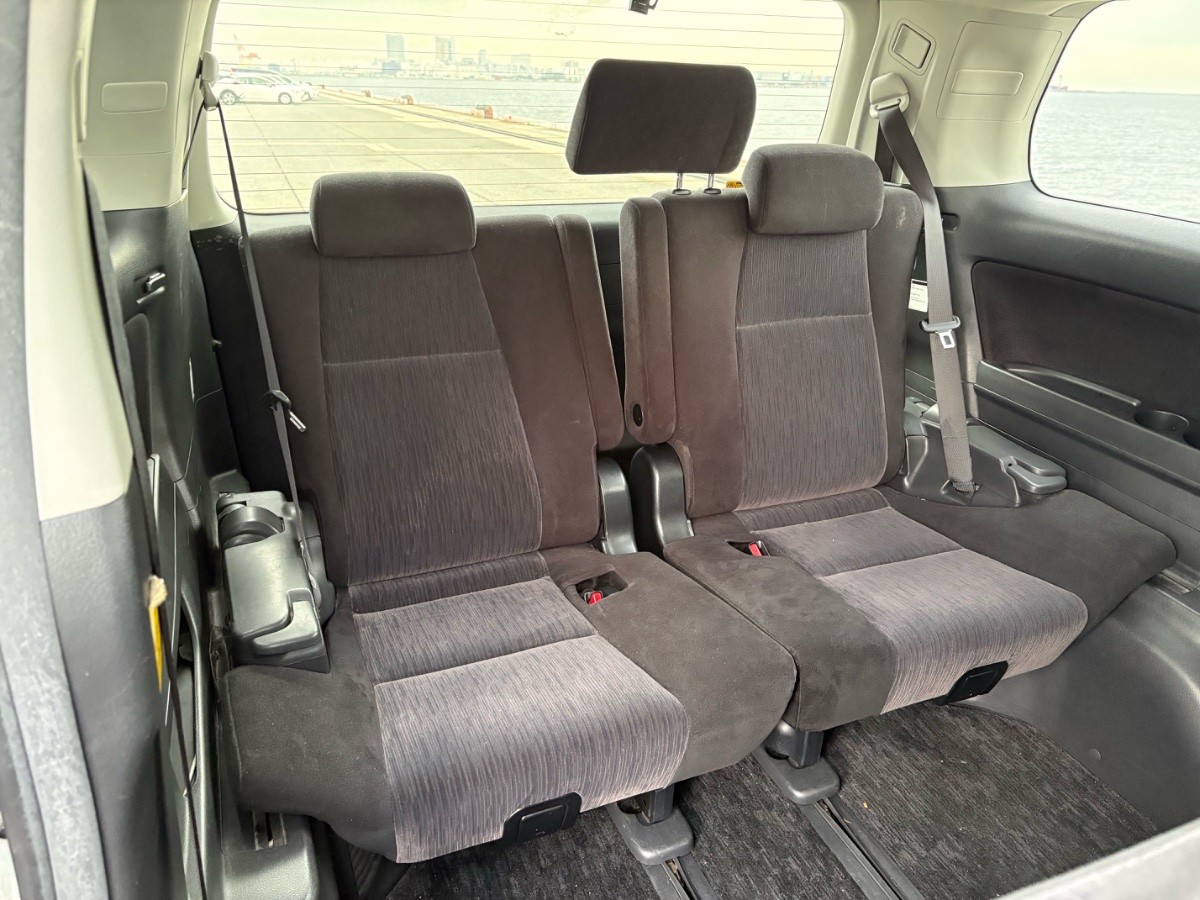 2012 Toyota Vellfire thumbnail