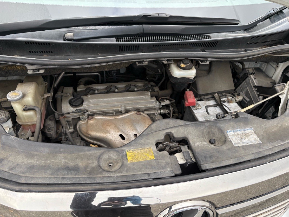 2012 Toyota Vellfire thumbnail