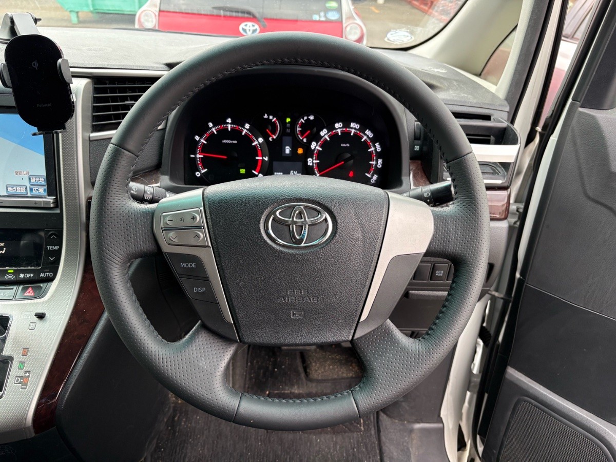 2012 Toyota Vellfire thumbnail