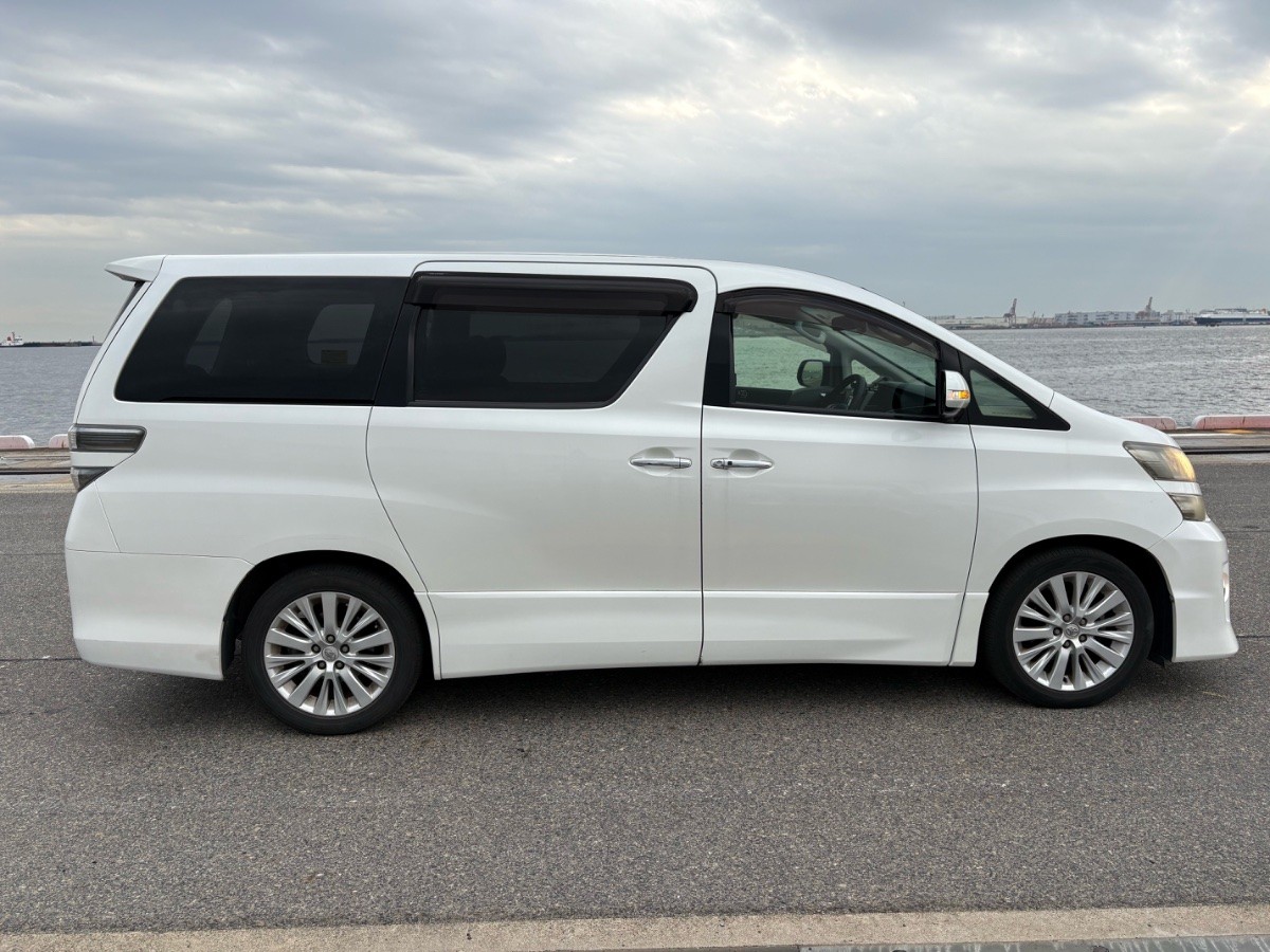 2012 Toyota Vellfire thumbnail