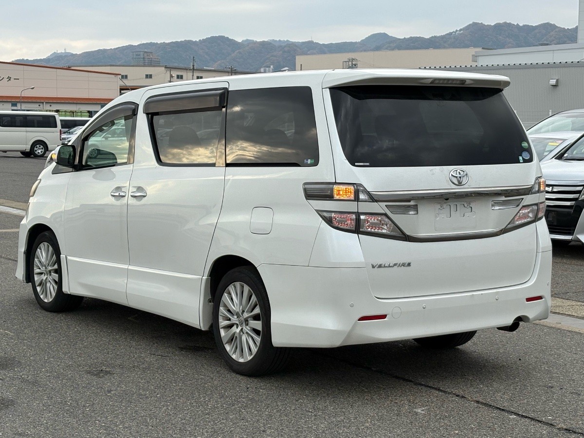 2012 Toyota Vellfire thumbnail