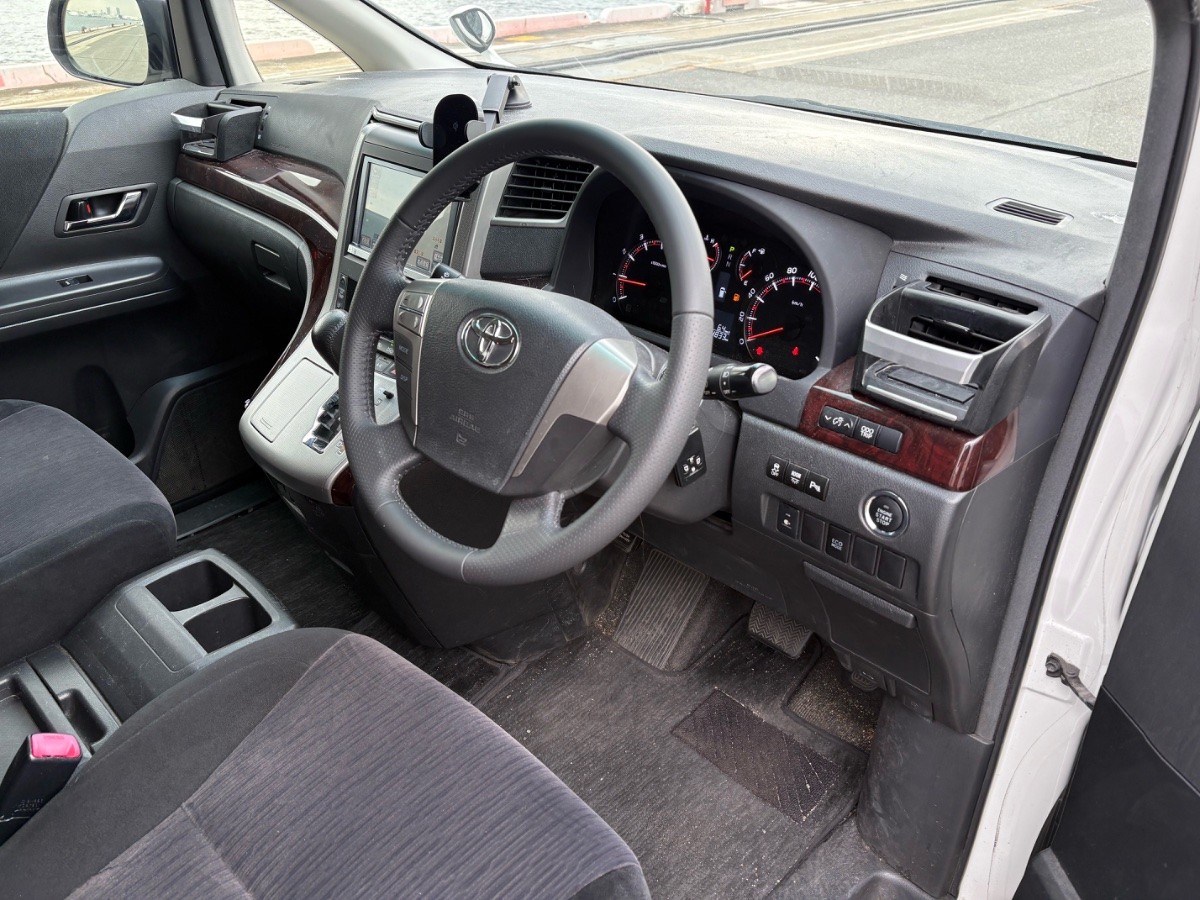 2012 Toyota Vellfire thumbnail