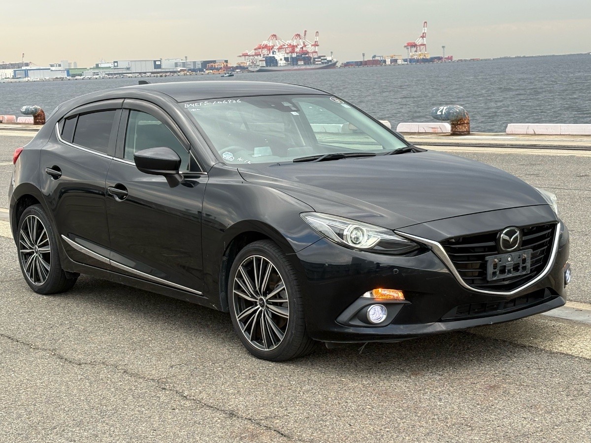 2014 Mazda Axela thumbnail