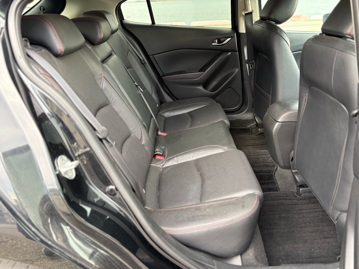 2014 Mazda Axela thumbnail