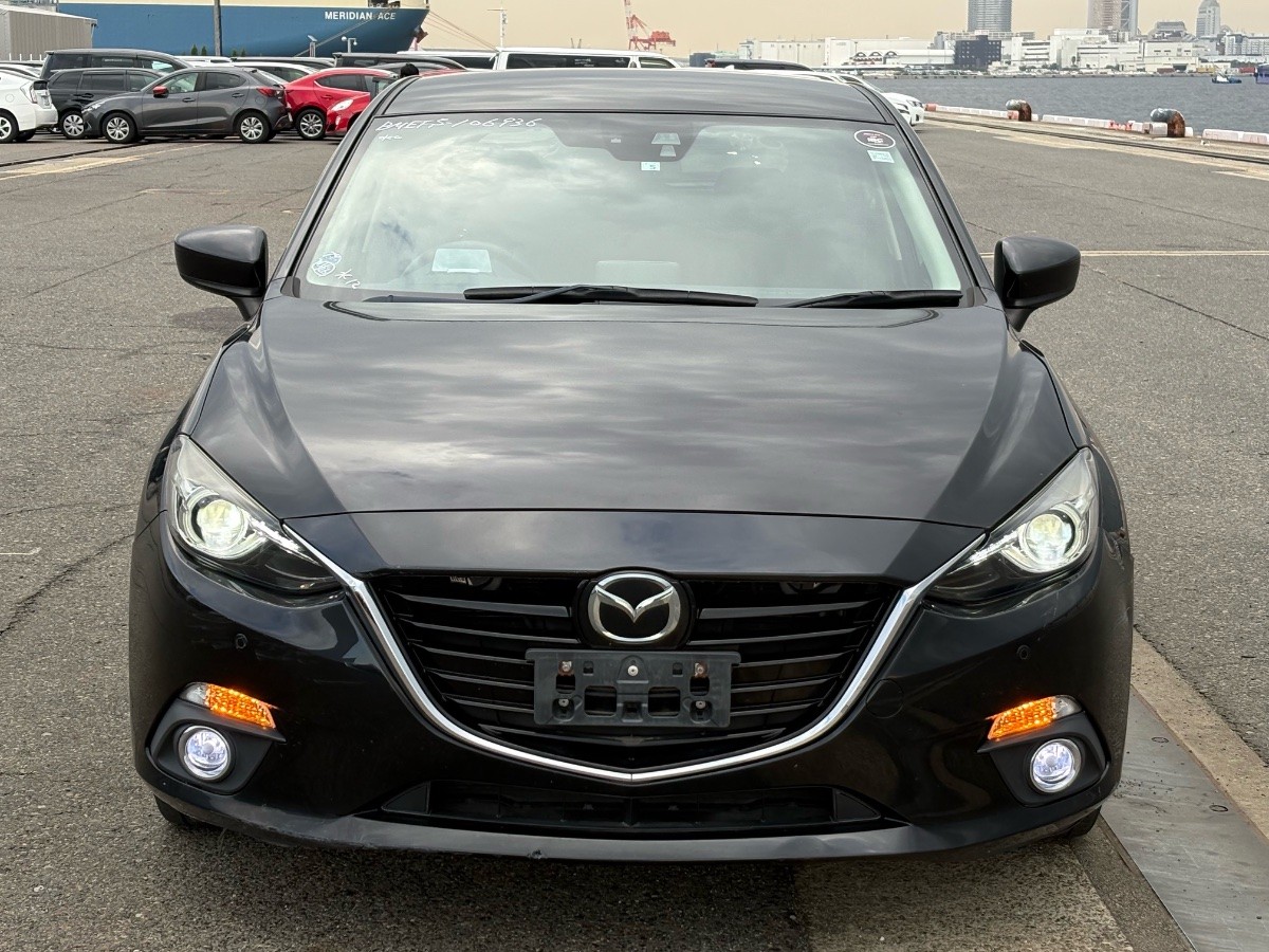 2014 Mazda Axela thumbnail