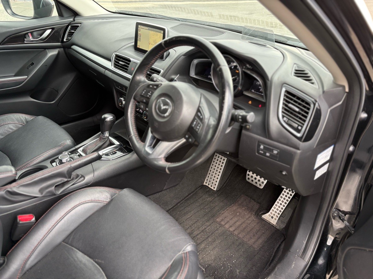 2014 Mazda Axela thumbnail