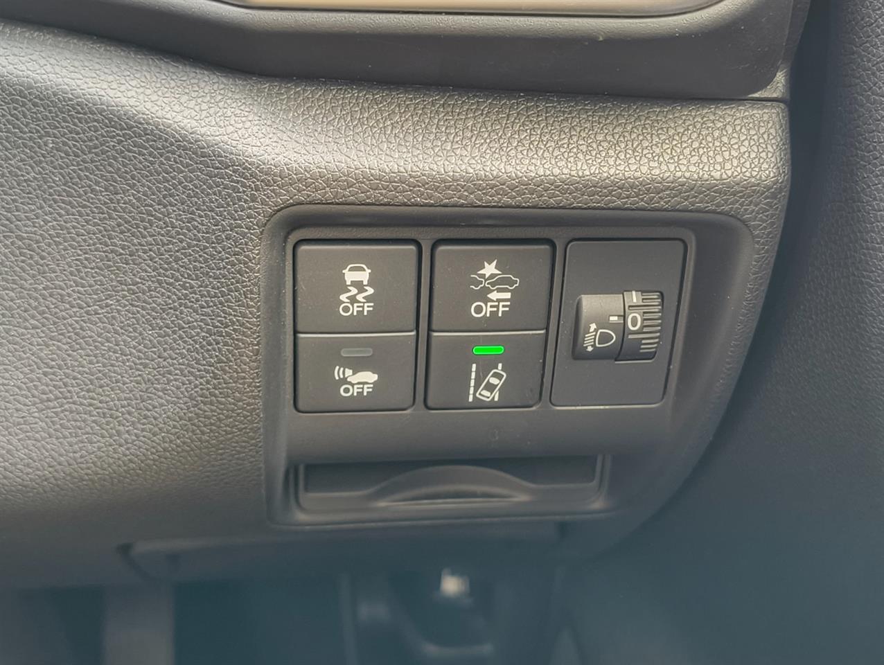 2019 Honda Grace thumbnail