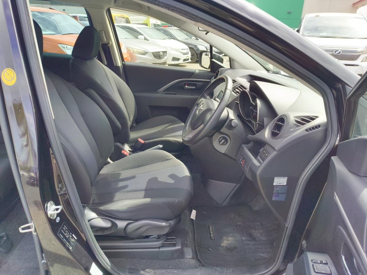 2013 Mazda Premacy thumbnail
