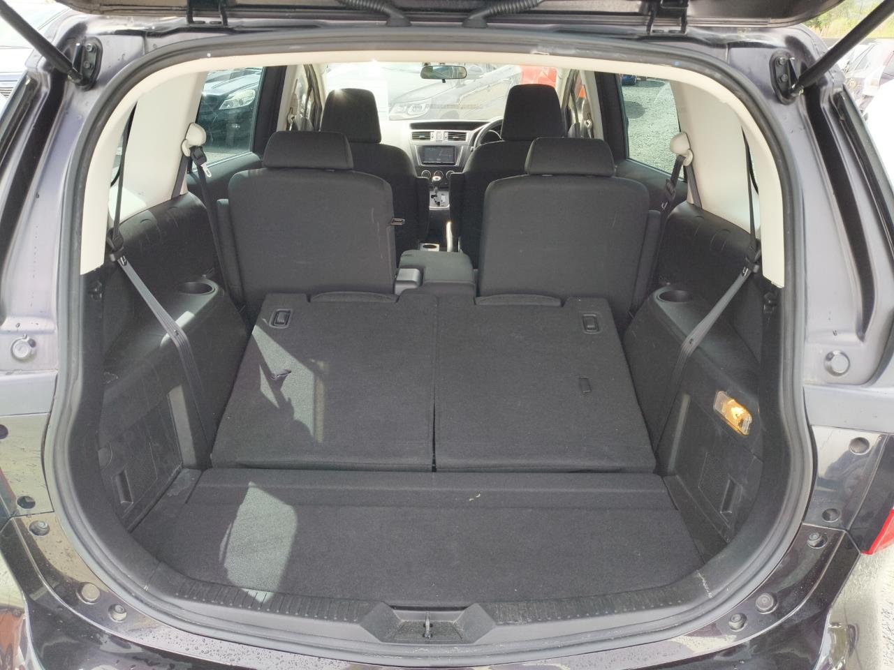2013 Mazda Premacy thumbnail
