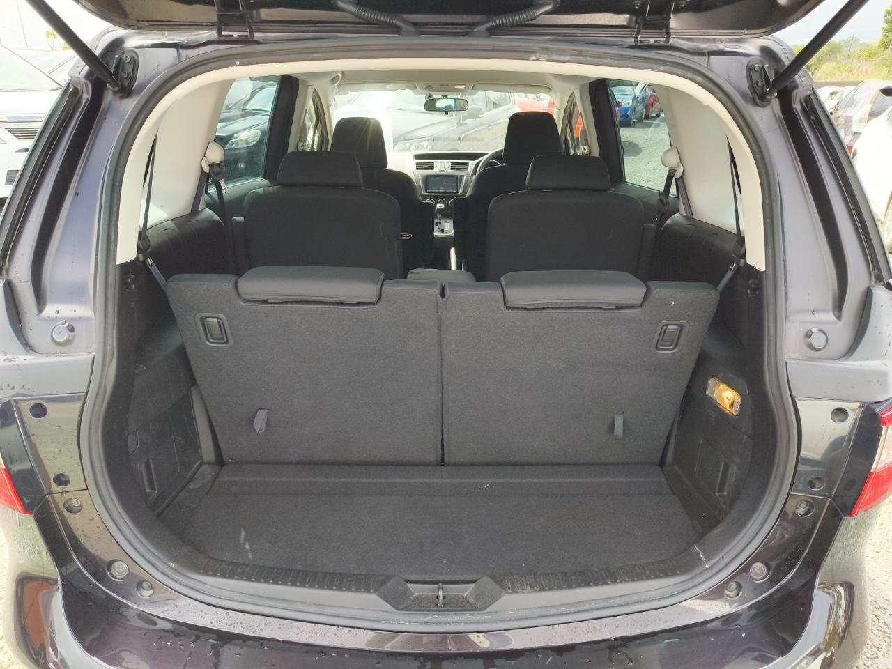 2013 Mazda Premacy thumbnail