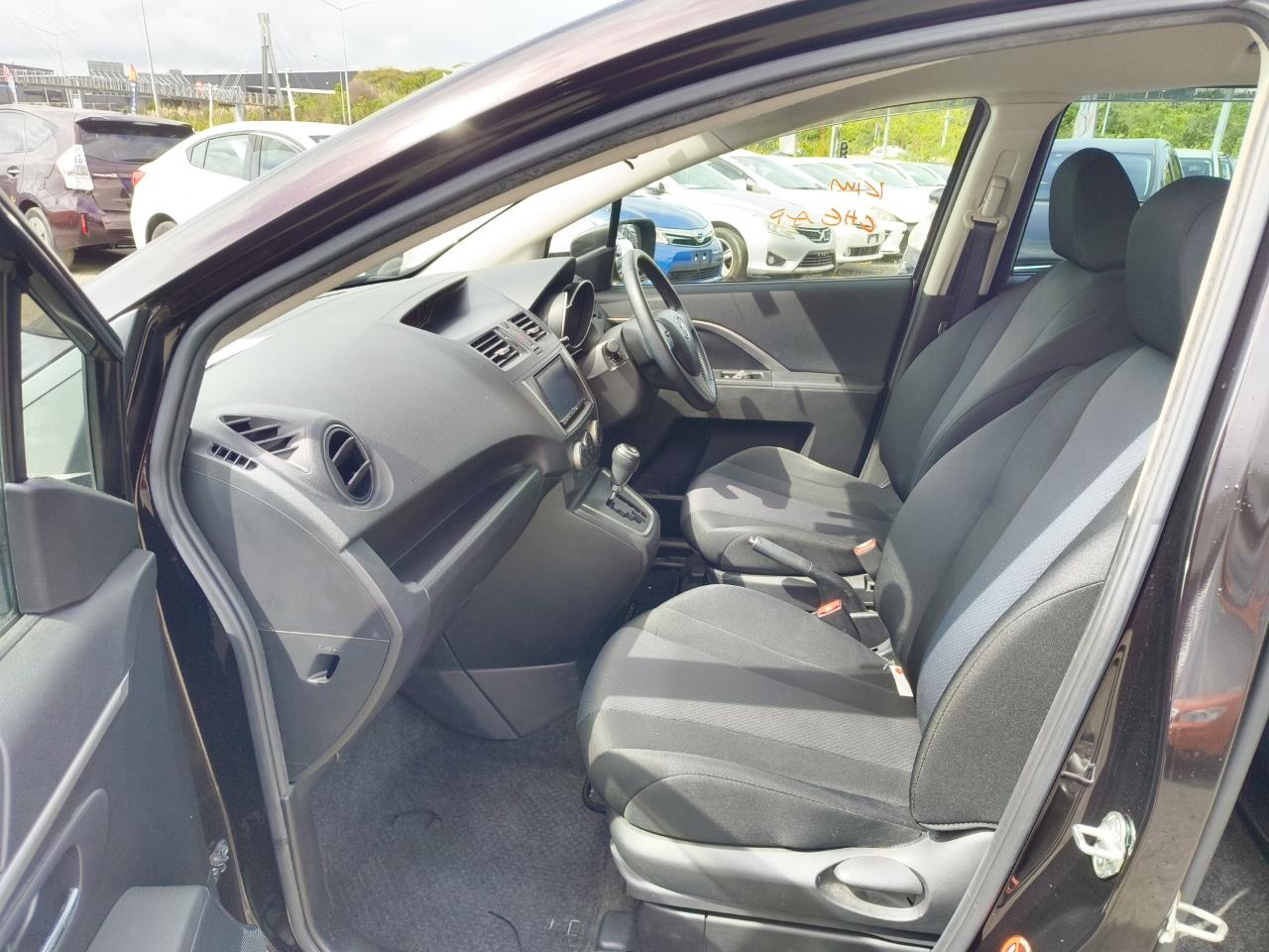 2013 Mazda Premacy thumbnail