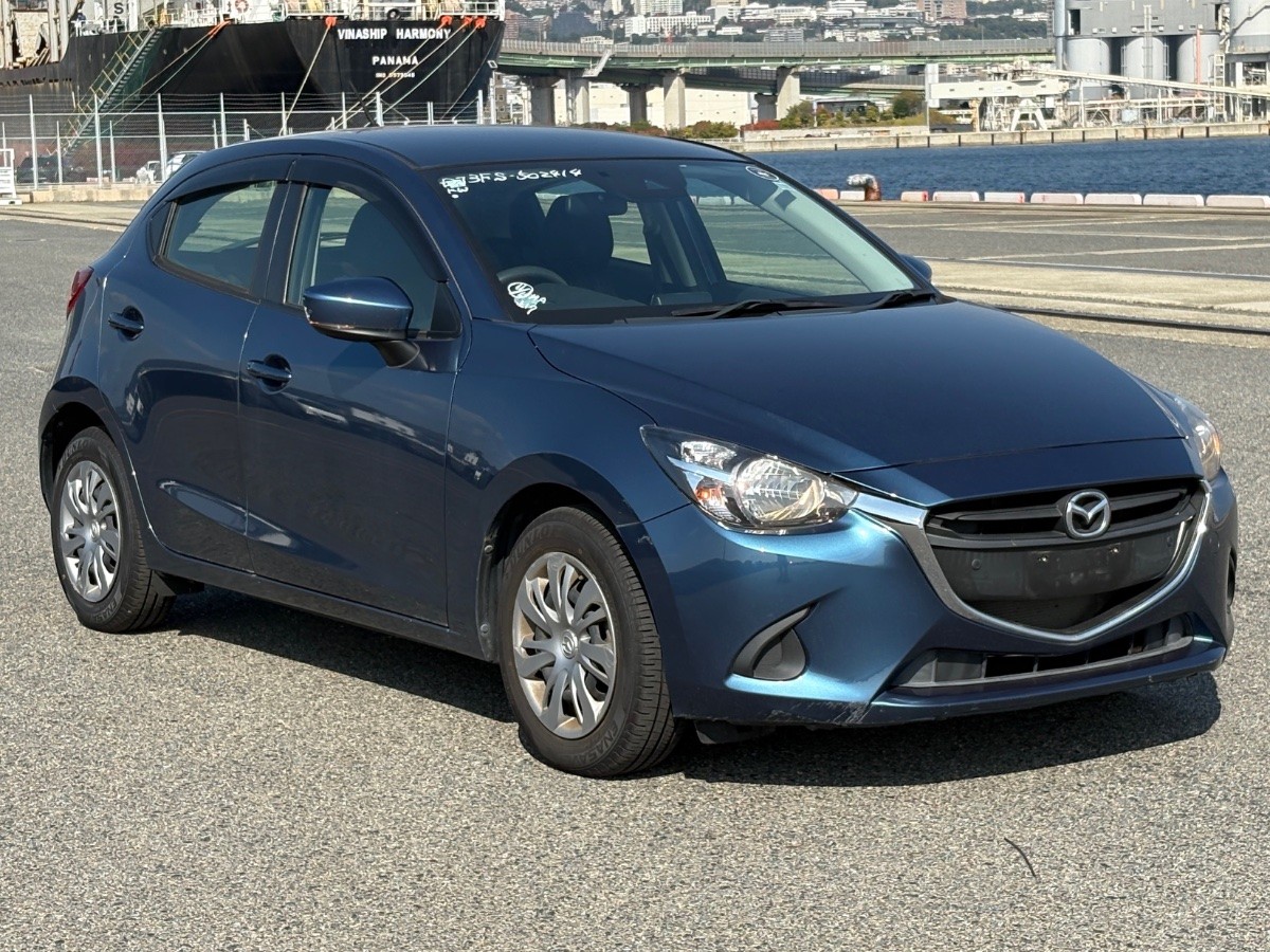 2017 Mazda Demio thumbnail