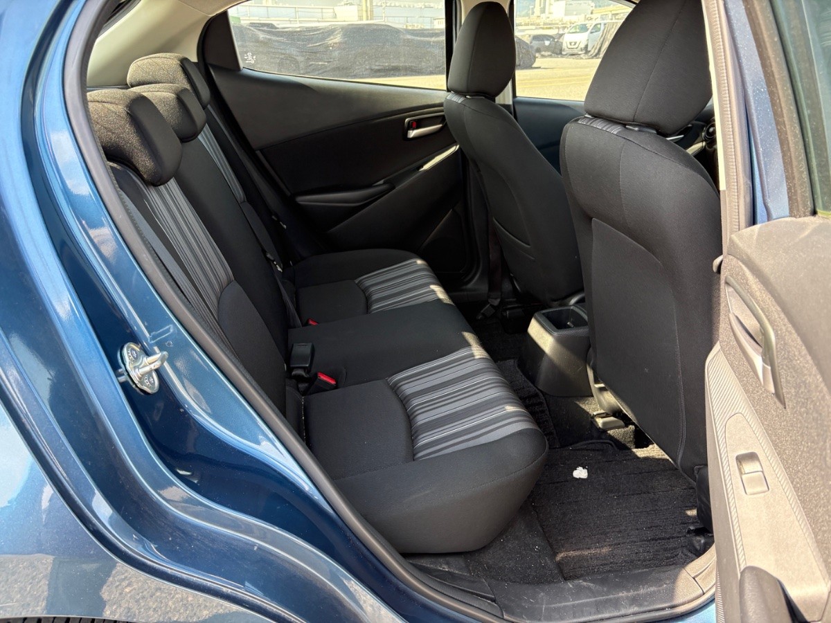 2017 Mazda Demio thumbnail