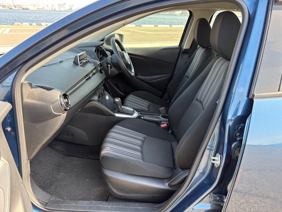 2017 Mazda Demio thumbnail