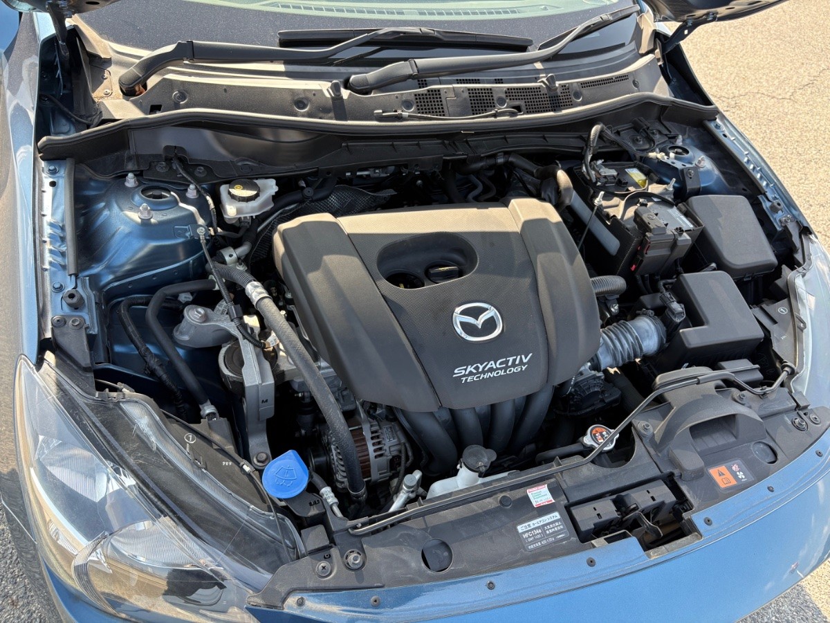 2017 Mazda Demio thumbnail