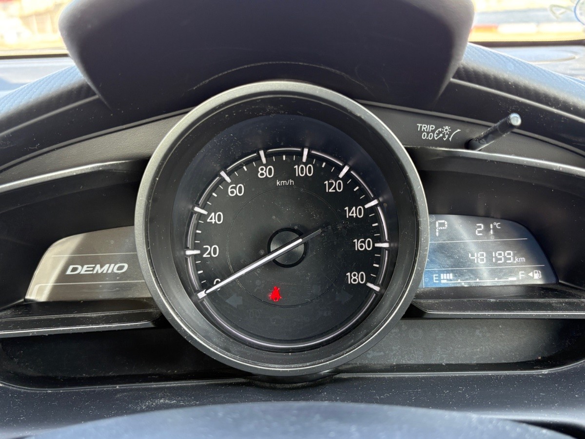 2017 Mazda Demio thumbnail