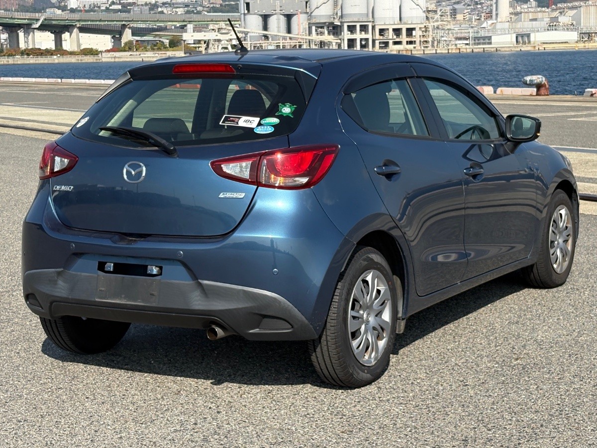 2017 Mazda Demio thumbnail