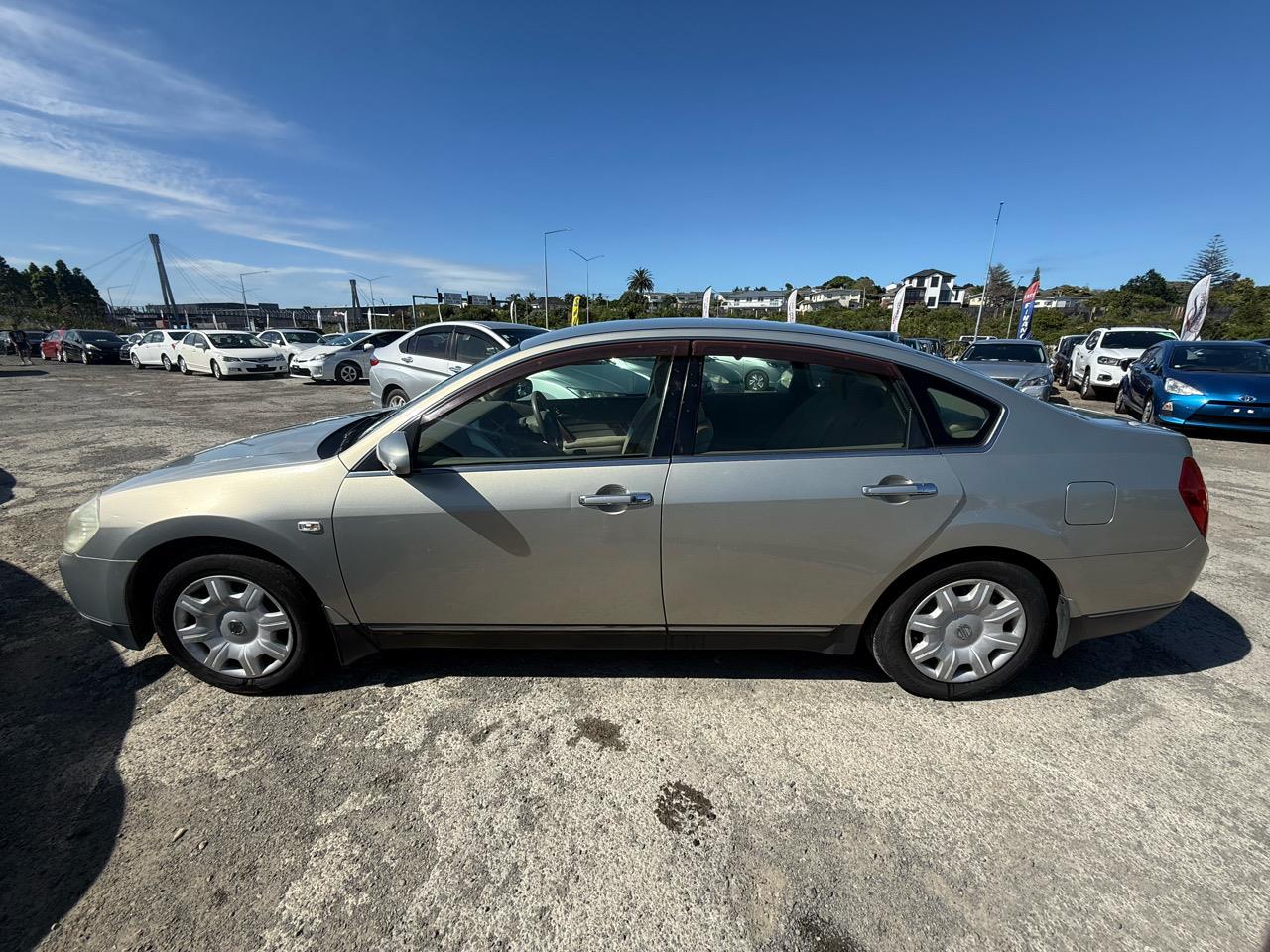 2004 Nissan Teana thumbnail