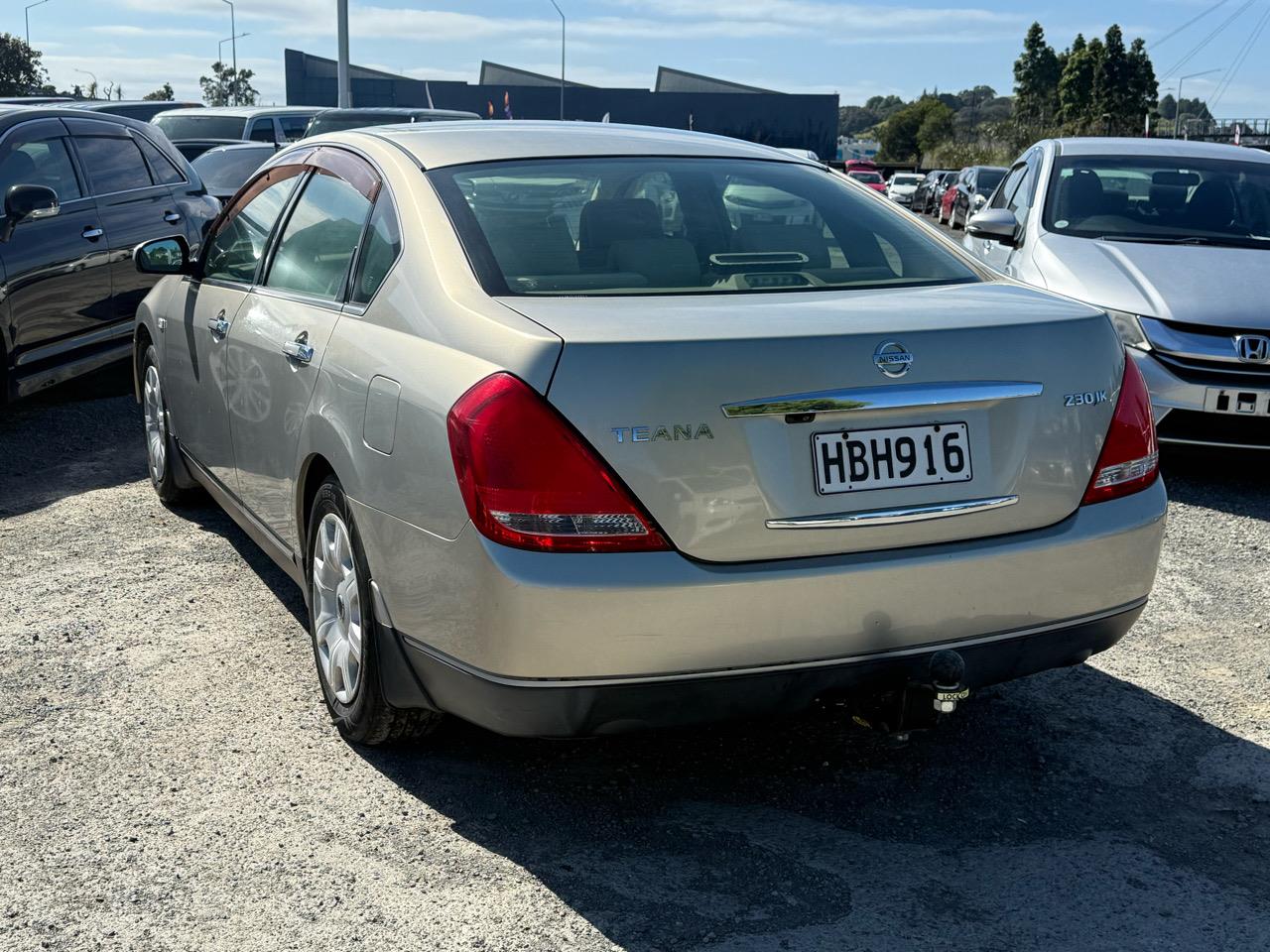 2004 Nissan Teana thumbnail