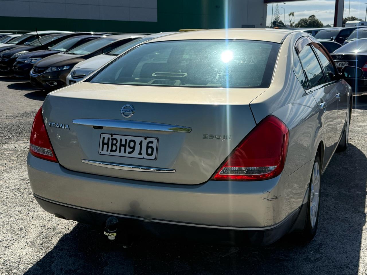 2004 Nissan Teana thumbnail