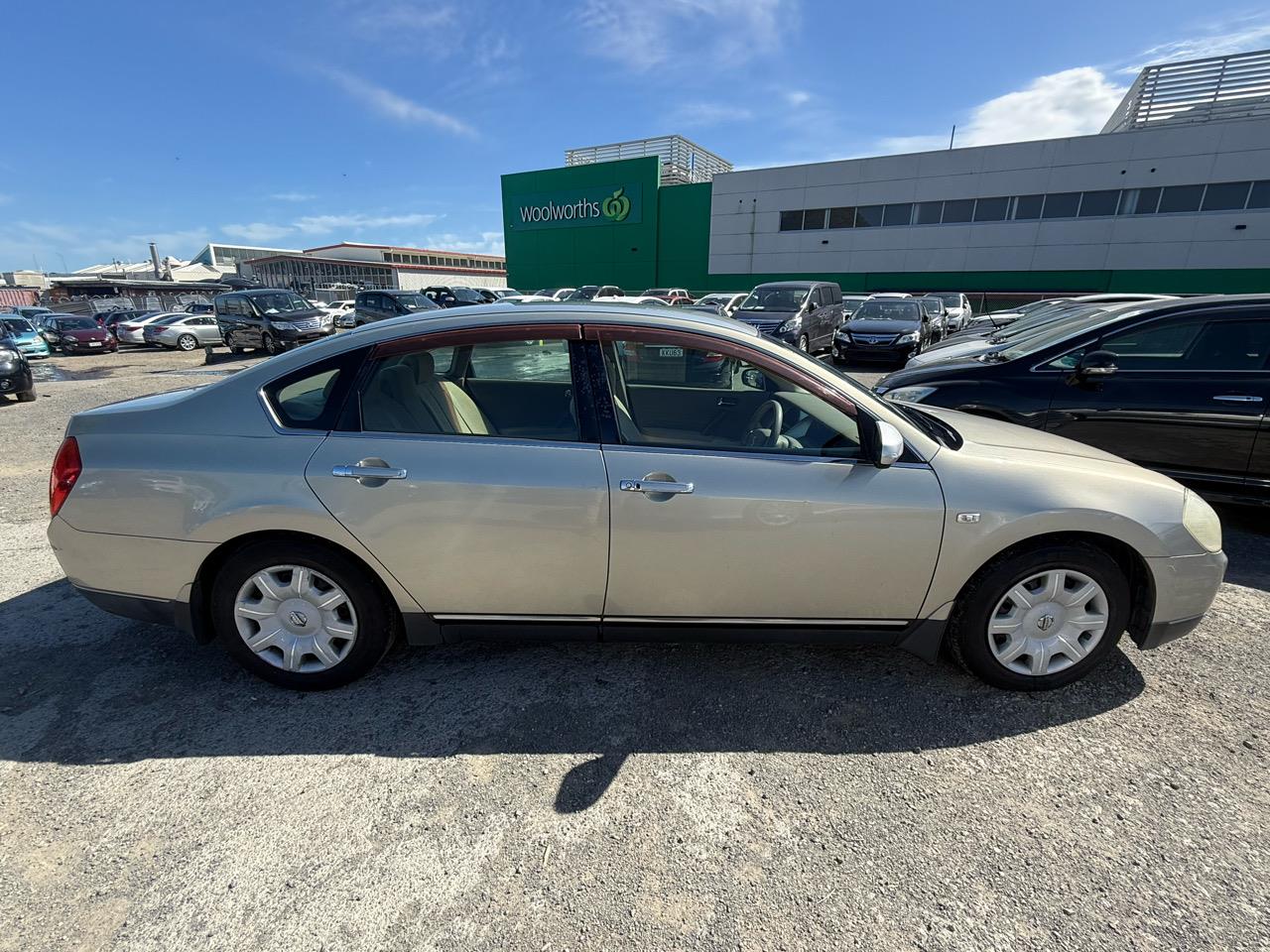 2004 Nissan Teana thumbnail