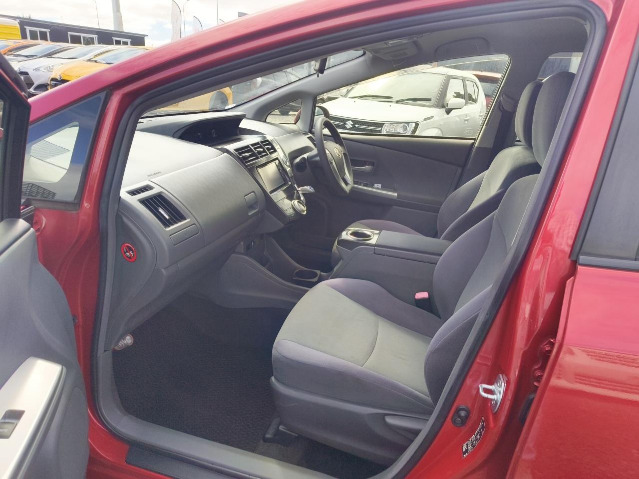 2012 Toyota Prius thumbnail