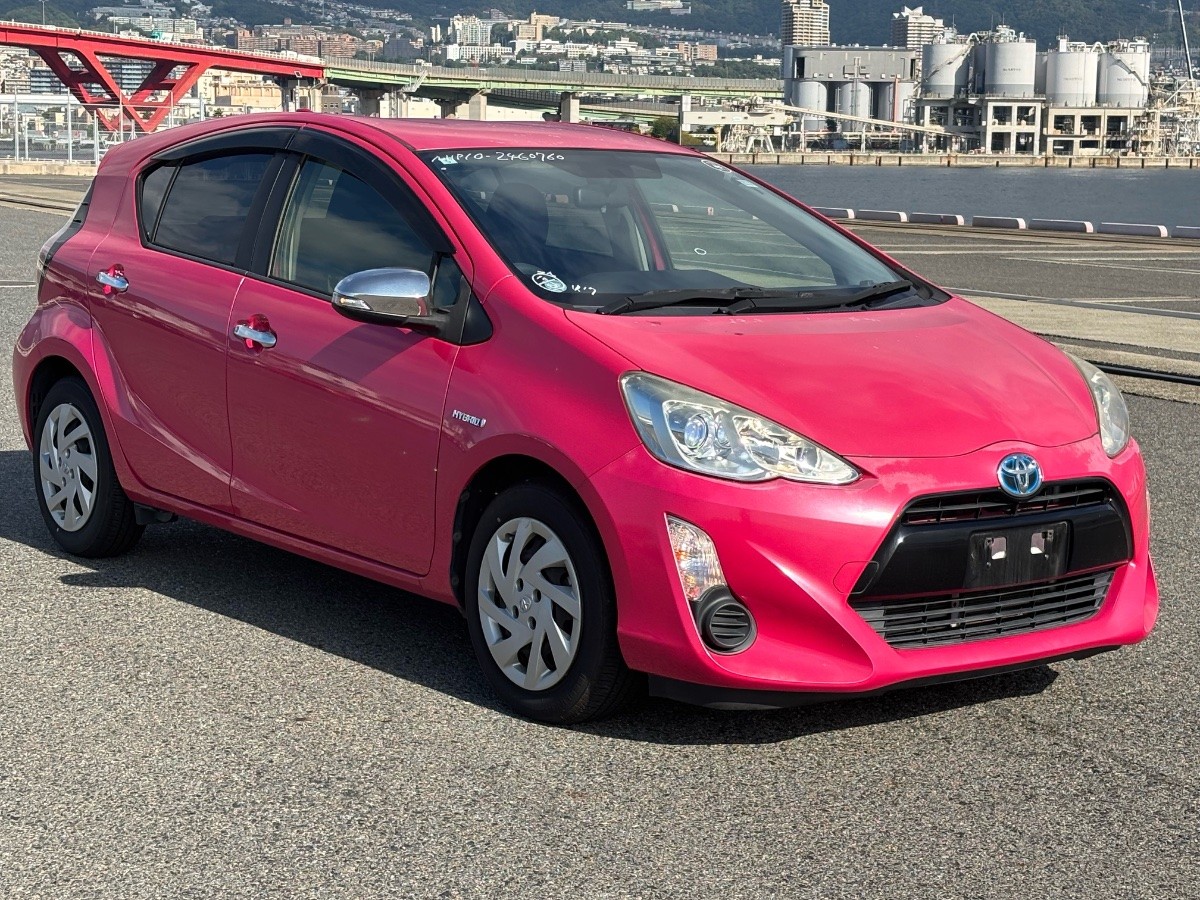 2015 Toyota Aqua thumbnail