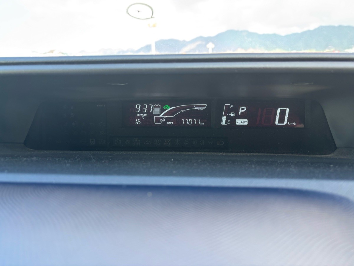 2015 Toyota Aqua thumbnail
