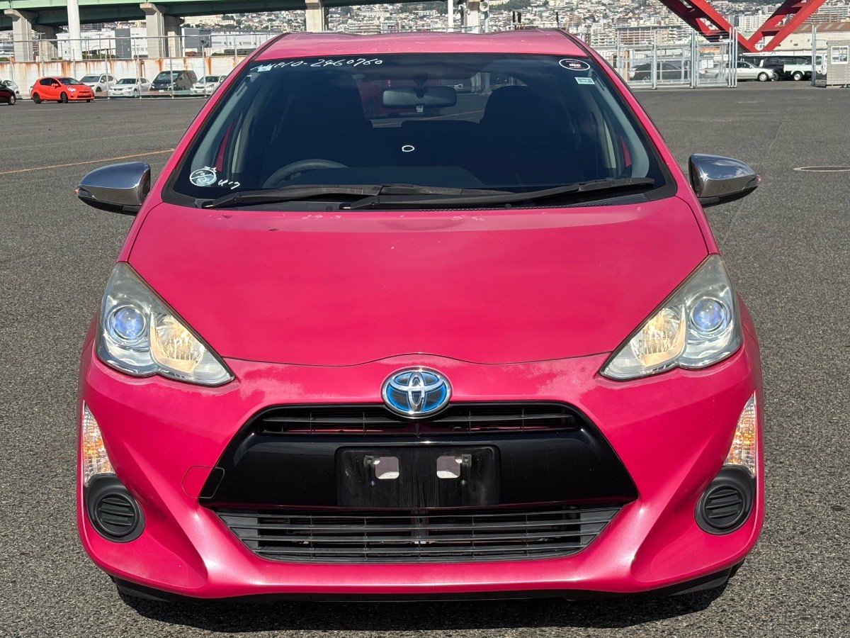 2015 Toyota Aqua thumbnail
