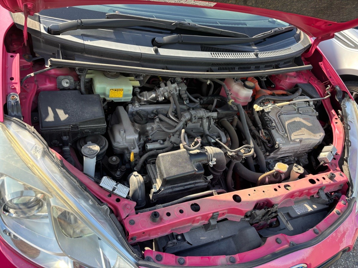2015 Toyota Aqua thumbnail