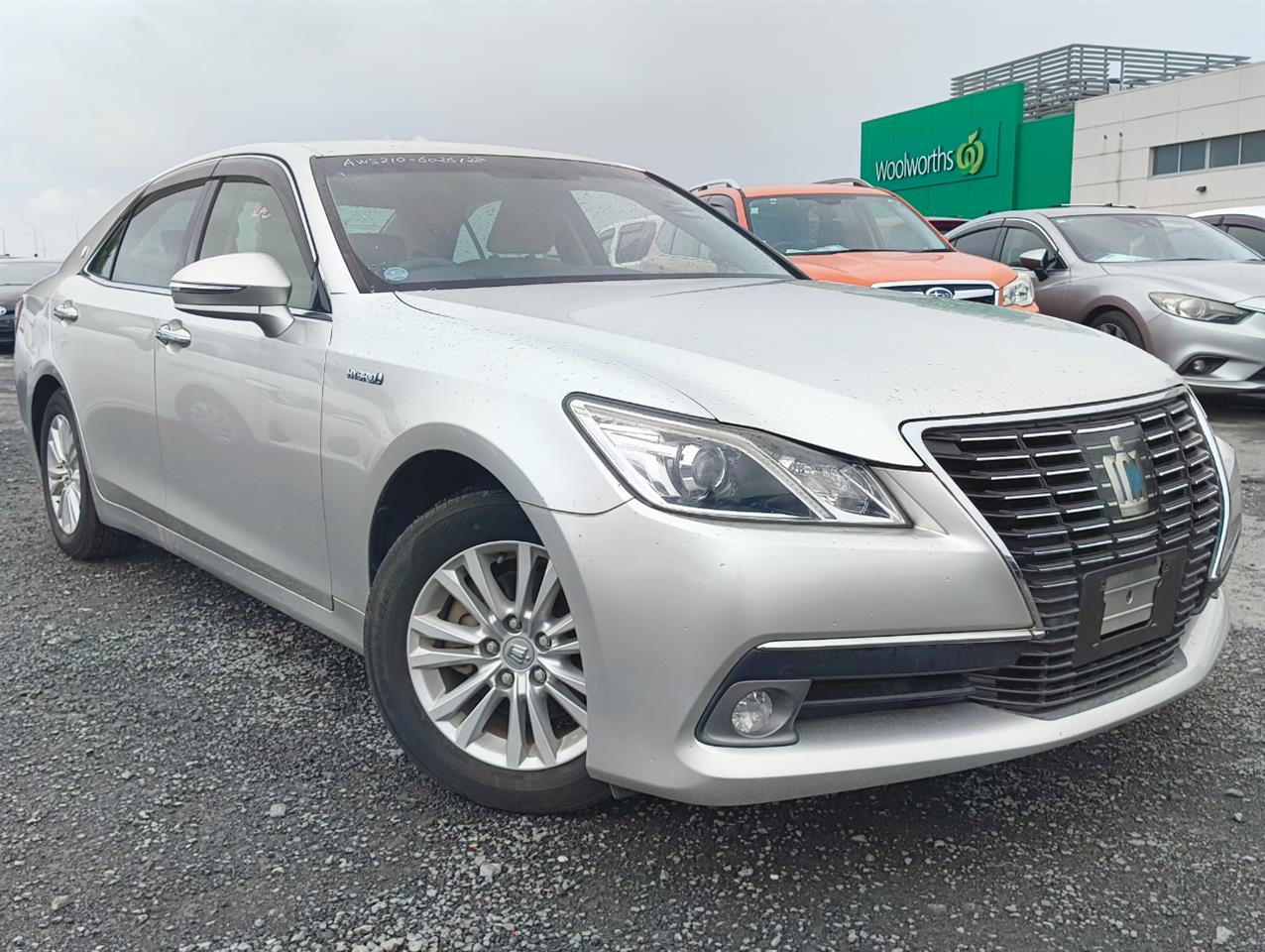 2013 Toyota Crown thumbnail