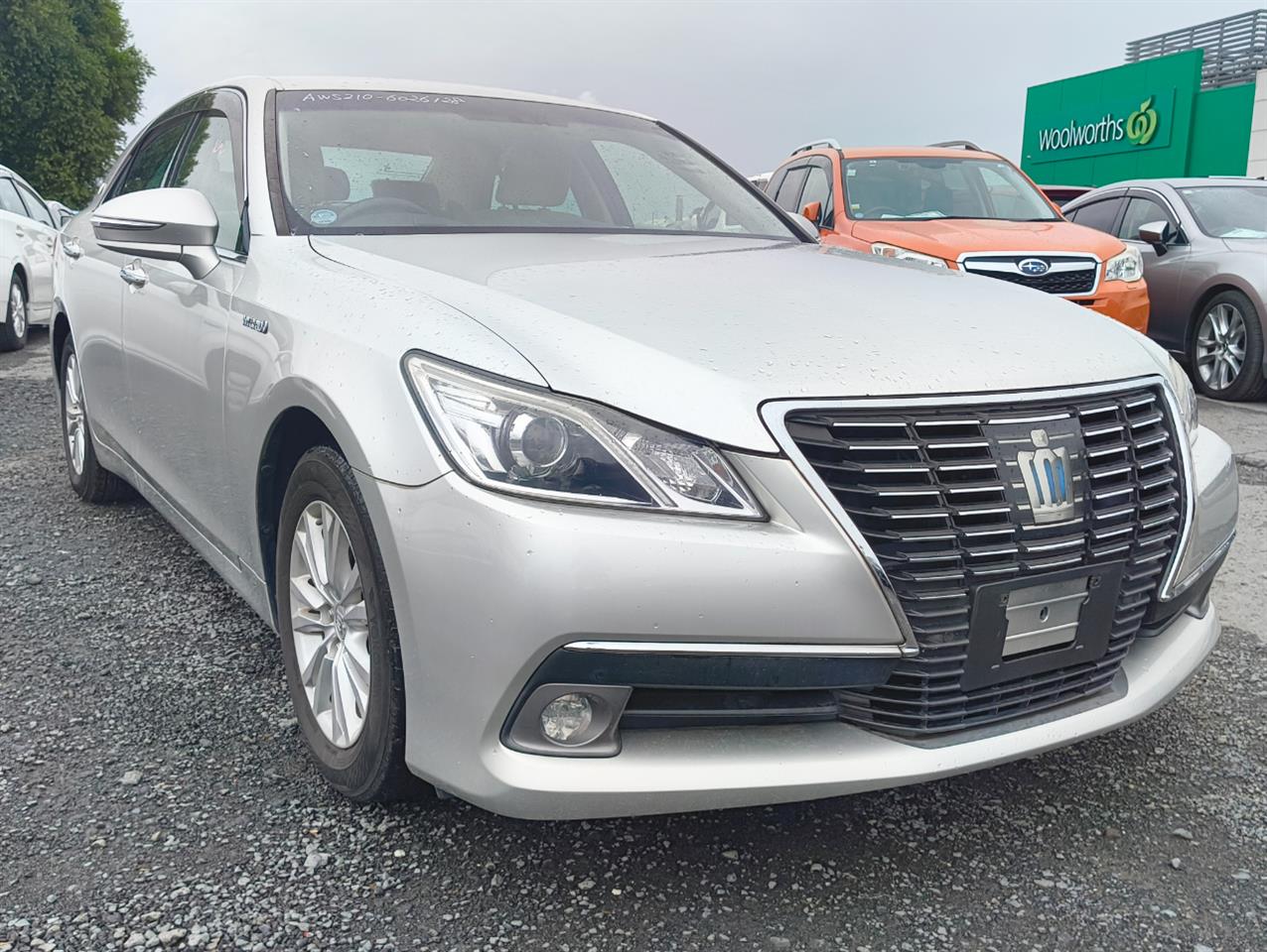 2013 Toyota Crown thumbnail