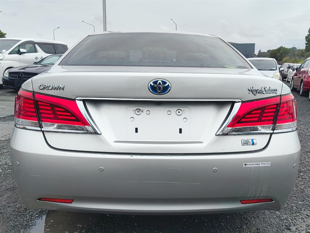2013 Toyota Crown thumbnail