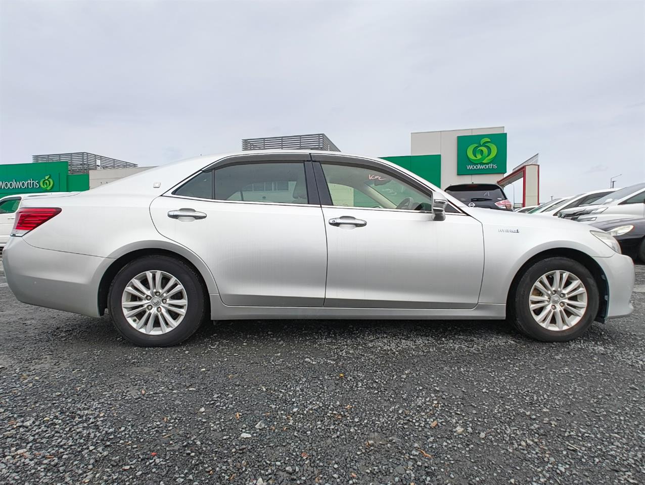 2013 Toyota Crown thumbnail
