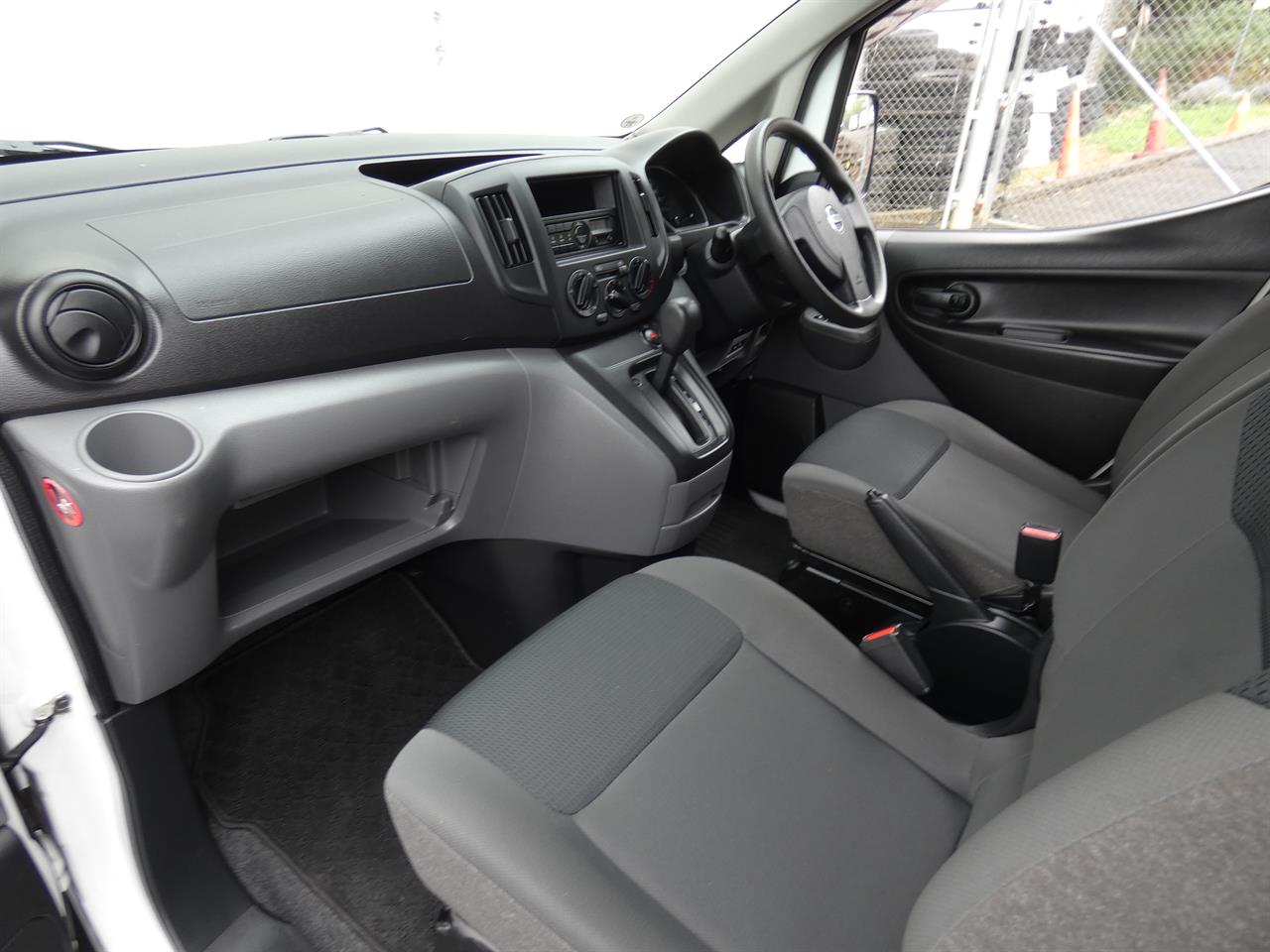 2020 Nissan NV200 thumbnail
