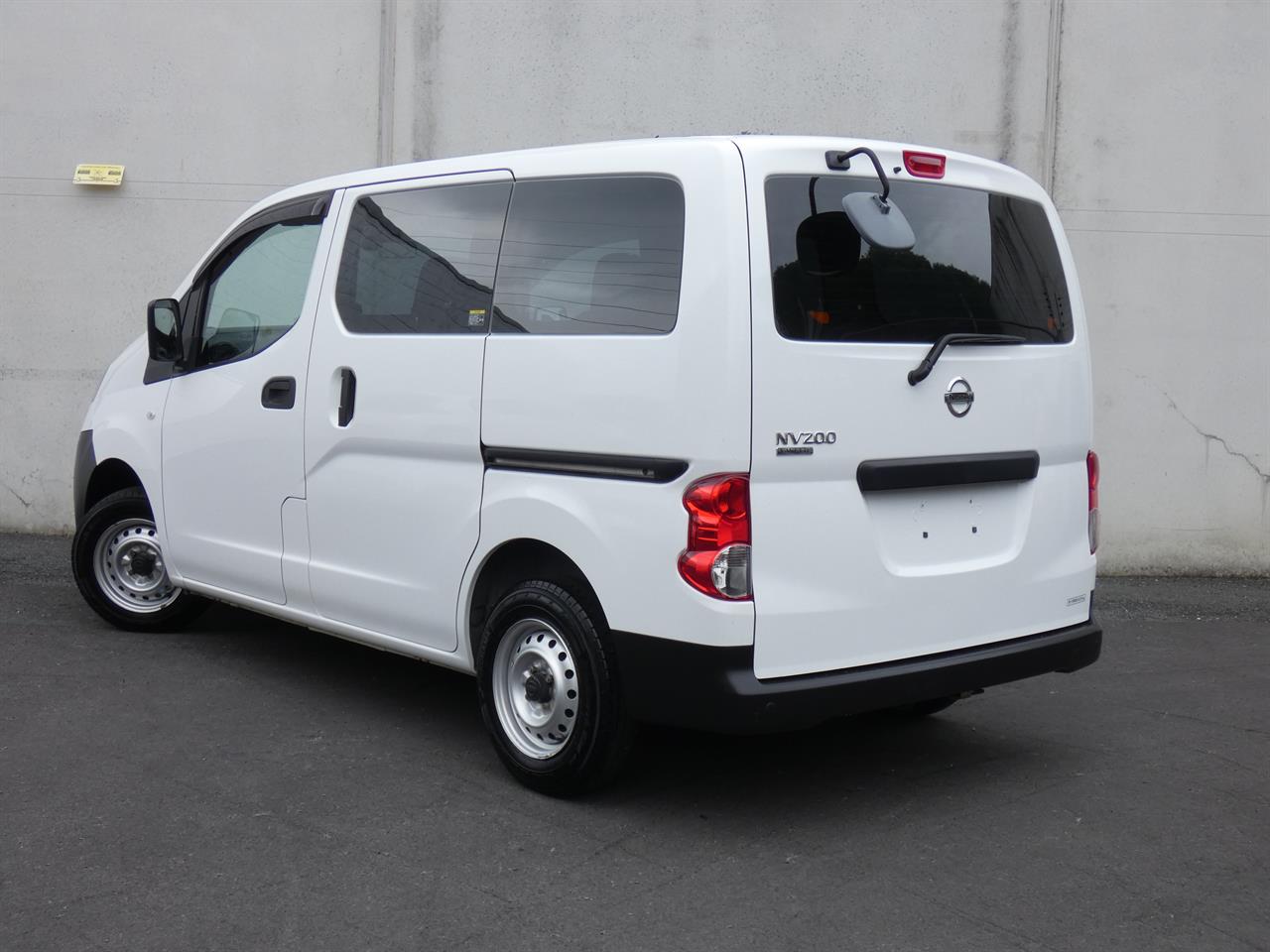 2020 Nissan NV200 thumbnail