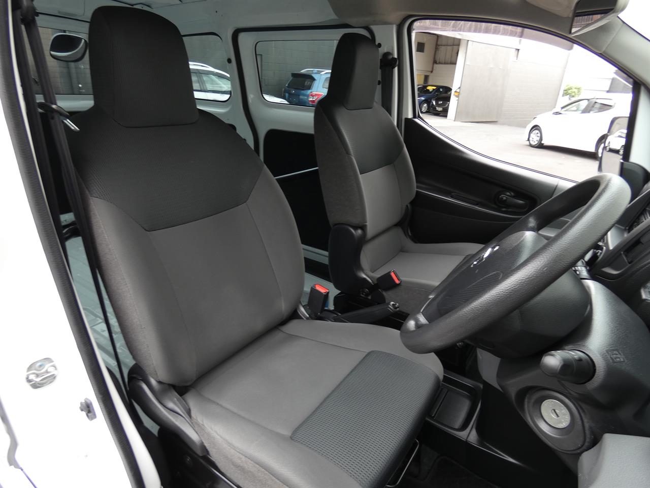 2020 Nissan NV200 thumbnail
