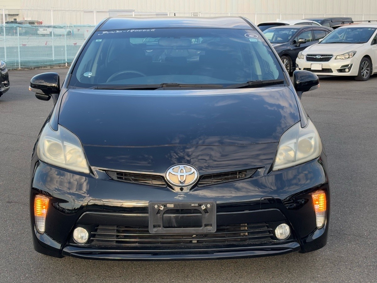 2013 Toyota Prius thumbnail