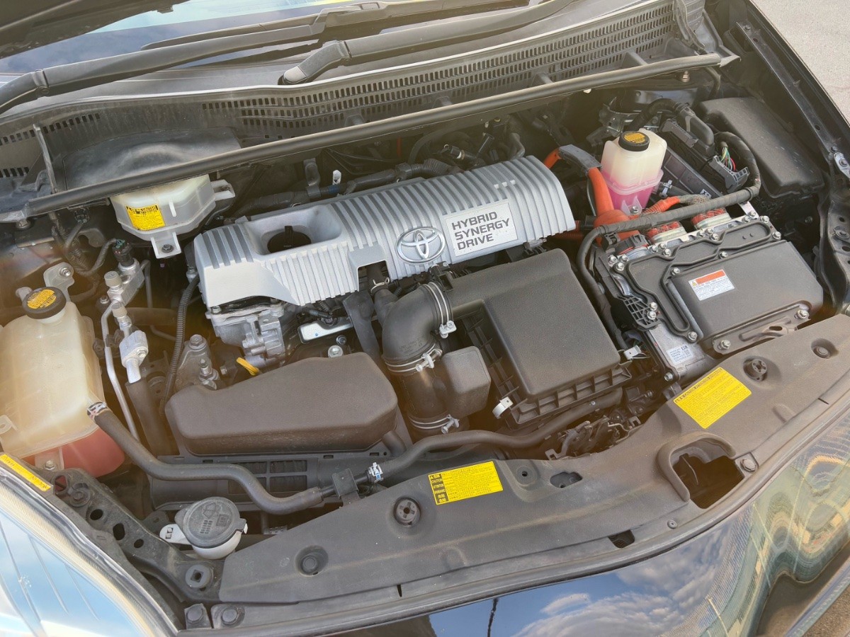 2013 Toyota Prius thumbnail
