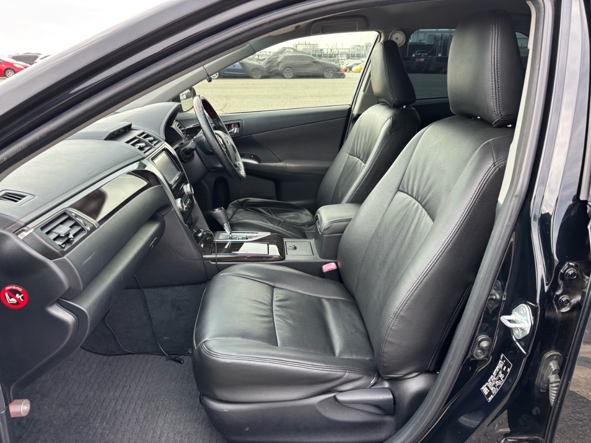 2012 Toyota Camry thumbnail
