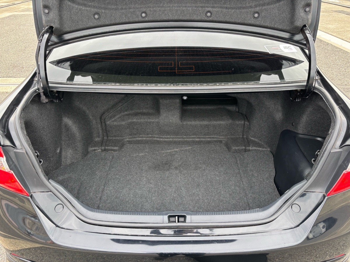 2012 Toyota Camry thumbnail