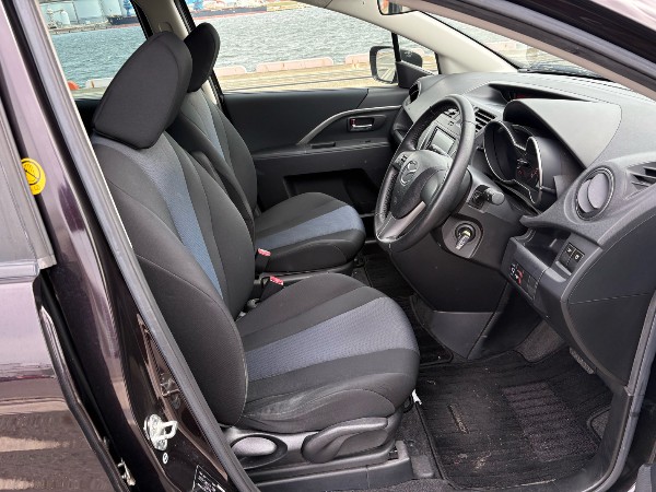 2013 Mazda Premacy thumbnail